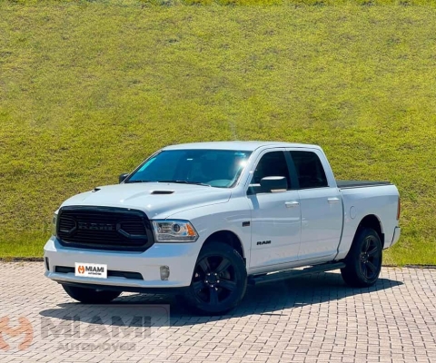 Ram 1500 Classic Laramie 5.7 V8 - Branca - 2022/2022