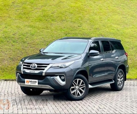 Toyota Hilux SW4 SW4 SRX 2.8 4x4 - Cinza - 2020/2020