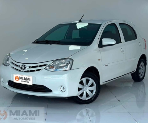 Toyota Etios X 1.3 - Branca - 2016/2017