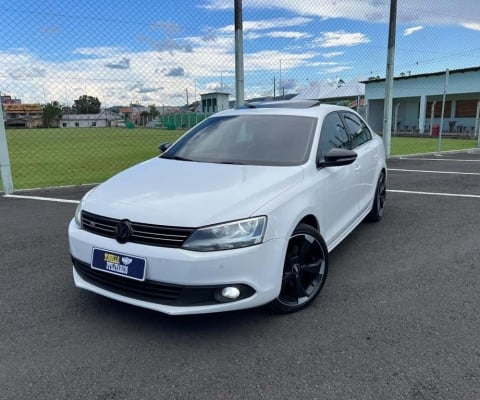 Volkswagen Jetta Highline 2.0 TSI 16V 4p Tiptronic  - Branca - 2013/2013