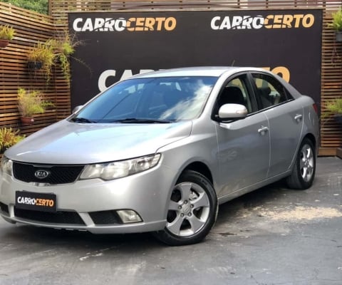 Kia Motors Cerato 1.6  Mec. 2011 ótimo Espaço e Segurança