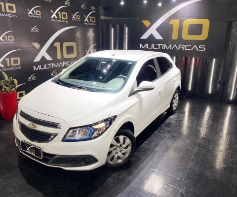 Chevrolet Onix 1.4 MT LT - Branca - 2016/2016