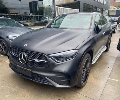 MERCEDES-BENZ GLC 300 2.0 COUPÉ AMG LINE 4M TURBO 4P