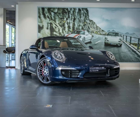 PORSCHE 911 3.8 CARRERA 4S CABRIOLET-4