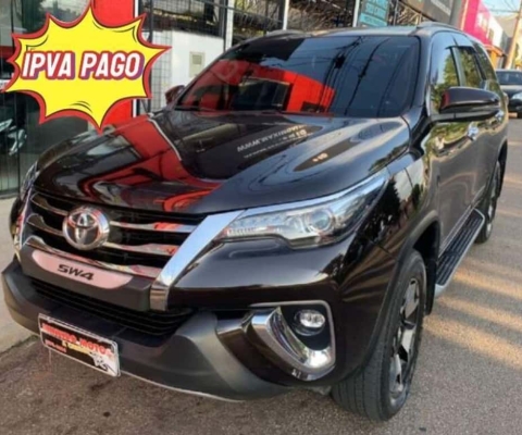 Toyota HILUX SW4 2.8 SRX 4X4 7 LUGARES 16V TURBO INTERCOOLER DIESEL 4P AUTOMÁTICO