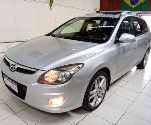 Hyundai I30 Hyundai I30 Wagon 2.0 Gasol 2010/2011 Automática - Prata - 2010/2011