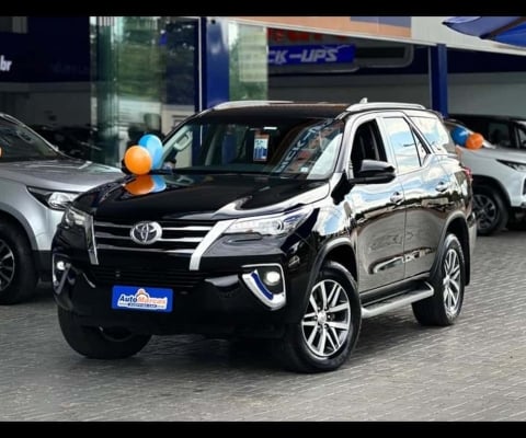 TOYOTA HILUX SW4 SRX 7l 2018