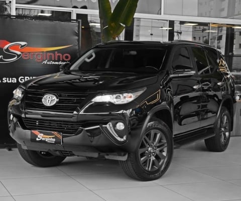 Toyota Hilux sw4 2019 2.7 srv 7 lugares 4x2 16v flex 4p automático