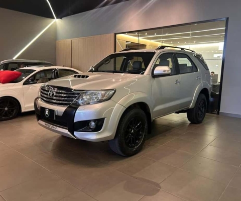 TOYOTA HILUXSW4 SRV4X4 2014