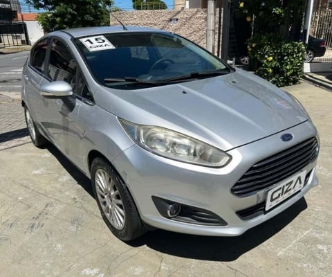 FORD FIESTA Titanium 1.6 manual Baixo km 2015