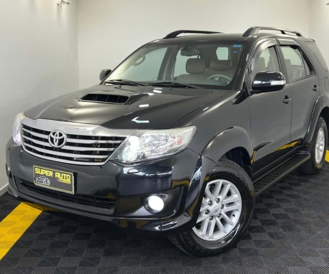 Toyota Hilux SW4 SRV 4X4 3.0T 5 LUGARES! - Preta - 2012/2013