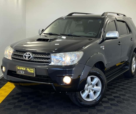 Toyota Hilux SW4 SRV 4X4 E 7 LUGARES! - Preta - 2010/2010