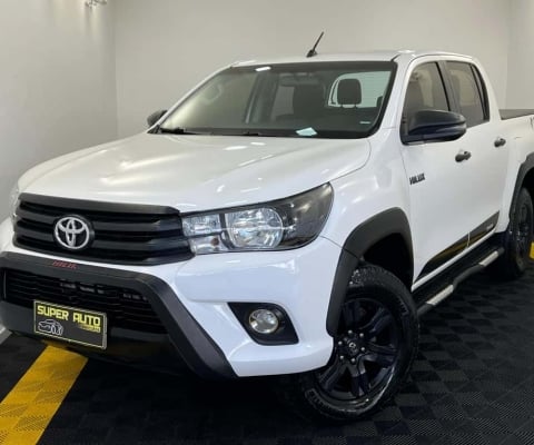 Toyota Hilux SR CHALLENGE 2.8T 177CV - Branca - 2018/2018