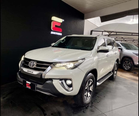 TOYOTA HILUX SW4 2.8 SRX DIAMOND 4X4 TURBO