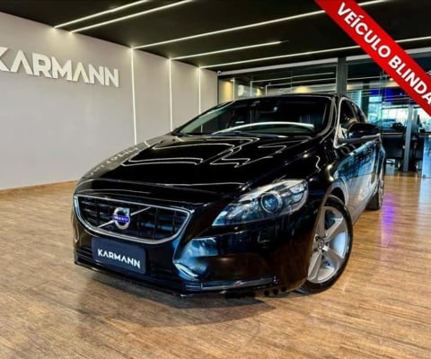 VOLVO V40 2.0 T4 Momentum - 2019/2019