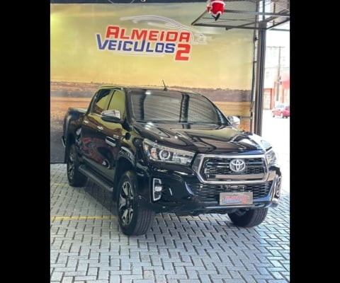 Toyota HILUX 2.8 SRX 4X4 CD 16V DIESEL 4P AUTOMÁTICO