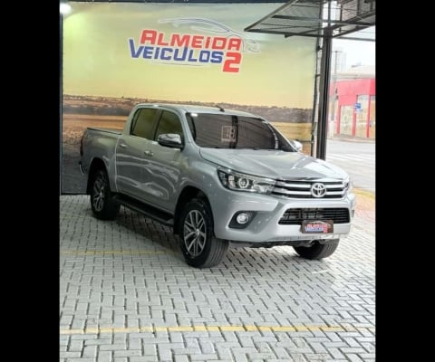 Toyota HILUX 2.8 SRX 4X4 CD 16V DIESEL 4P AUTOMÁTICO