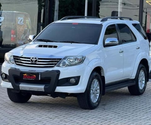 TOYOTA HILUX SW4 SRV 4X4 2013