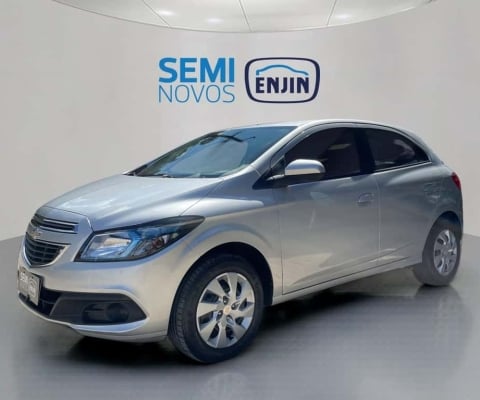 Chevrolet Onix 1.4MT LT - Prata - 2016/2016