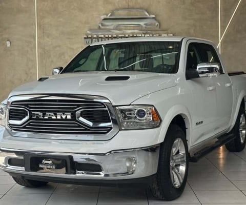 RAM CLASSIC 5.7 LARAMIE NIGHT EDITION 4X4 4P