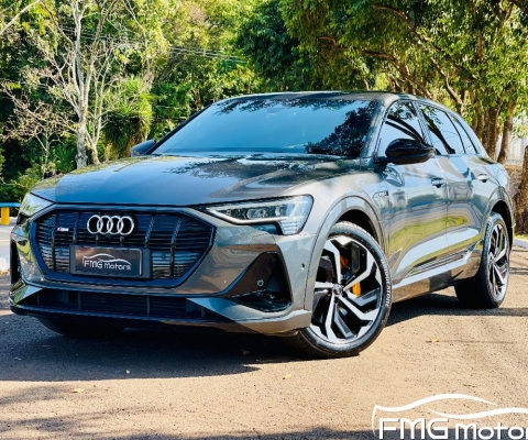 Audi E-tron Performance Black 4 - 2023