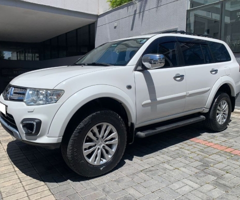 Pajero Hpe 4x4 3.2 Diesel 7 LUGARES. 