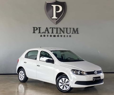 Volkswagen Gol Trendline 1.0 T.Flex 8V 5p  - Branca - 2014/2015