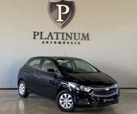 Chevrolet Onix HATCH LT 1.0 8V FlexPower 5p Mec.  - Preta - 2019/2019