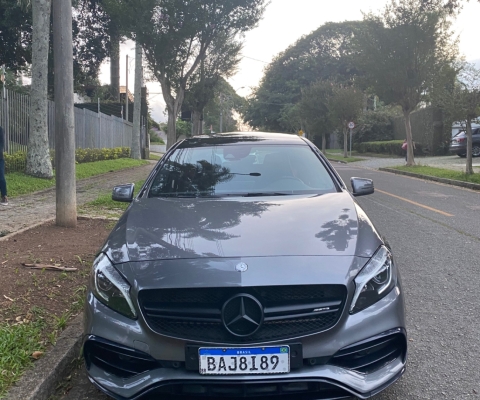 MERCEDES-BENZ A 45 AMG à venda.