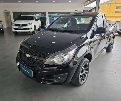 Chevrolet Montana LS - Preta - 2014/2015