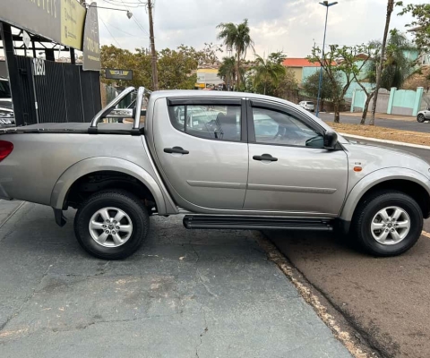 Mitsubishi L200 Triton 2.4 4x2 Flex CD Manual 2015