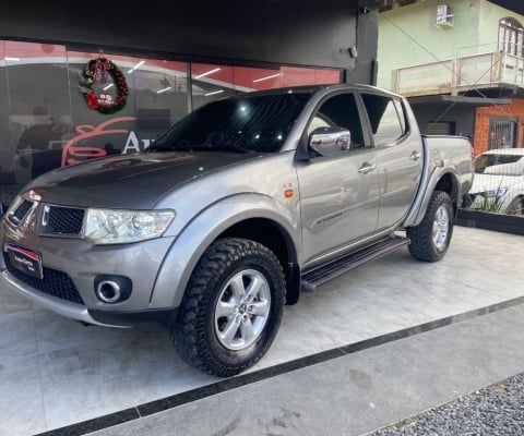 L200 TRITON 3.5 v6                            4x4                       ANO 2013    