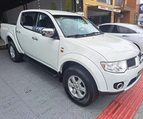 Mitsubishi L200 Triton HPE 3.2 CD TB Int.Diesel Aut  - Branca - 2013/2013