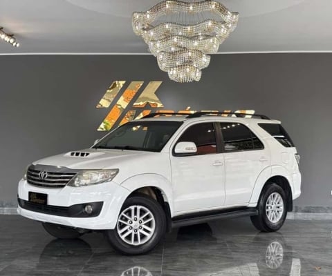 TOYOTA HILUXSW4 SRV4X4 2014