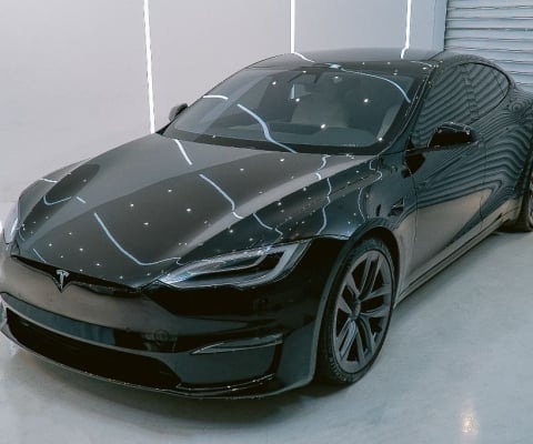 TESLA MODEL S PLAID