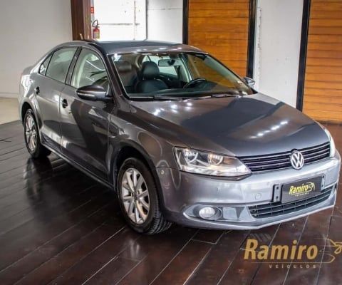 Volkswagen Jetta JETTA  - Cinza - 2014/2014