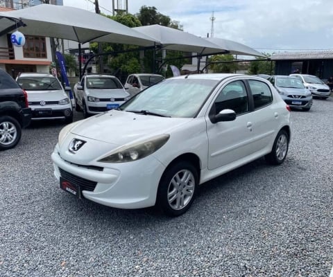 Peugeot 207 Active 1.4 Flex 8V 5p  - Branca - 2014/2014