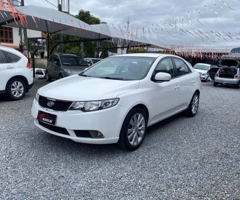 Kia Cerato /  EX2 1.6L - Branca - 2009/2010