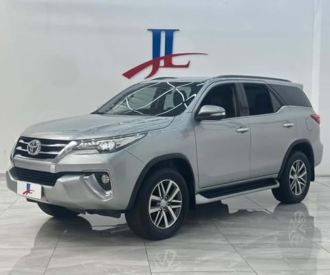 Toyota Hilux Sw4 Srx 2.8 4x4 Tb Diesel 2016