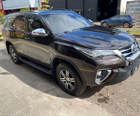 TOYOTA Hilux SW4 SR 4X2 2.7 Flex 16V Aut. 