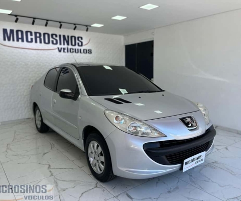 Peugeot 207 Sedan Passion XR 1.4 Flex 8V 4p  - Prata - 2010/2010