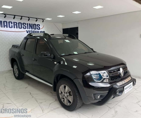 Renault Duster OROCH Dyna. 1.6 Flex Mec.  - Preta - 2016/2016