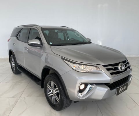 HILUX SW4 SR 2.7 FLEX // 2019 