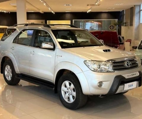 Toyota Hilux SW4 SW4 SRV D4-D 4X4 3.0 TDI DIES. AUT - Prata - 2009/2010