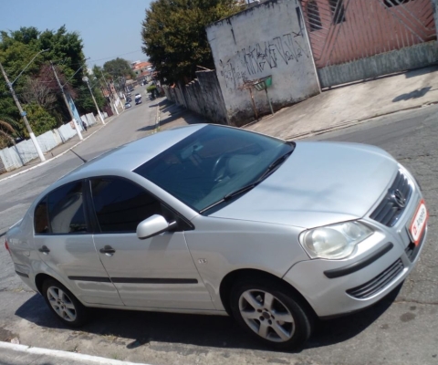 VolksWagen Polo Sedan 1.6 PRATA COMPLETO.