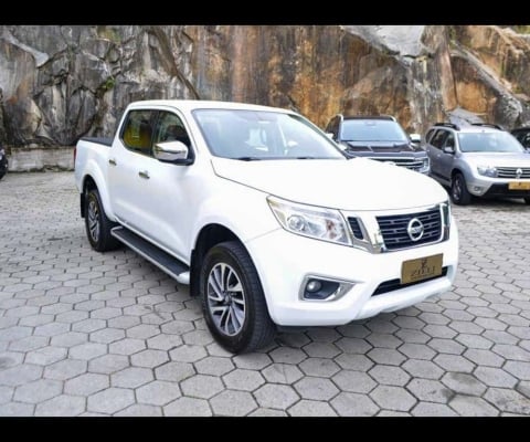 Nissan Frontier XE CD 2.3 BI-TURBO 4X4 AT - Branca - 2020/2021