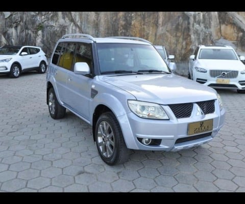 Mitsubishi Pajero TR4 2.0 4X2 AT - Prata - 2012/2013