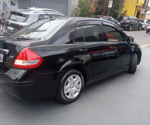 Nissan Tiida sedan câmbio manual 2 dono