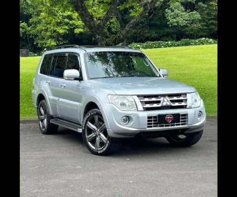 MITSUBISHI PAJERO 3.2 HPE 4X4 16V DIESEL 4P 2013