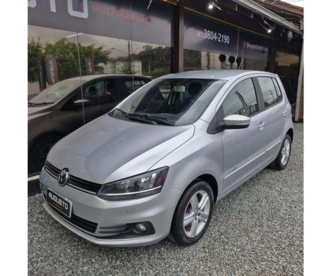 Volkswagen Fox Comfortline I Motion 1.6 Flex 8V 5p  - Prata - 2015/2016